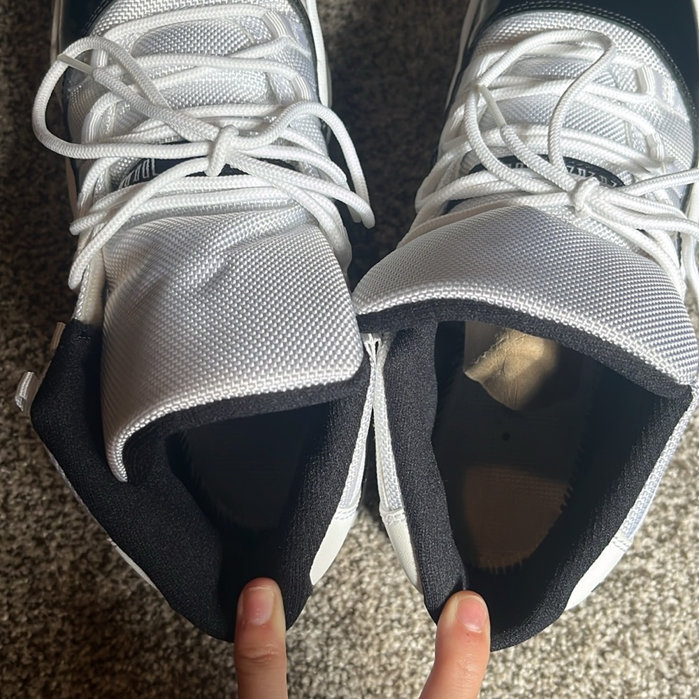 Air Jordan 11 Retro (GS) Concord - Picture 5 of 7